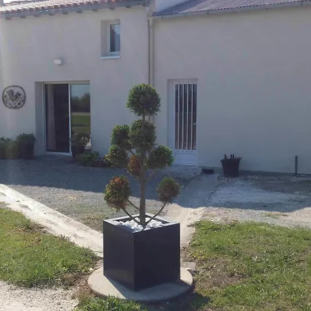 Le Grillage A Poules 住宿加早餐酒店