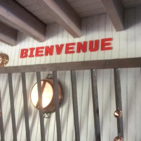 Le Grillage A Poules 住宿加早餐酒店 *