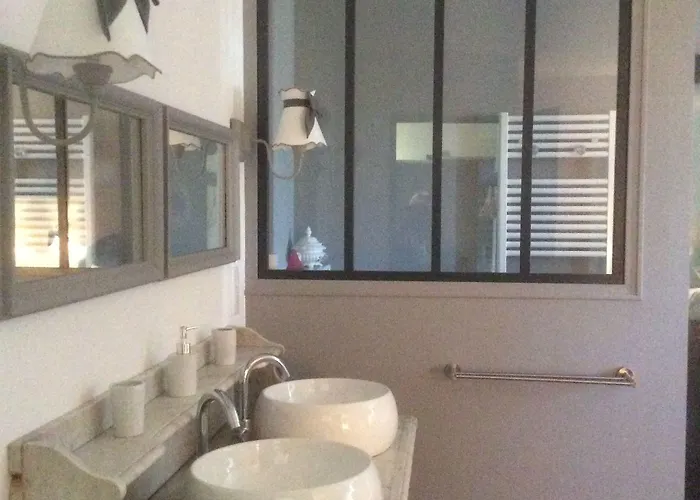 Le Grillage A Poules * Châteaubernard