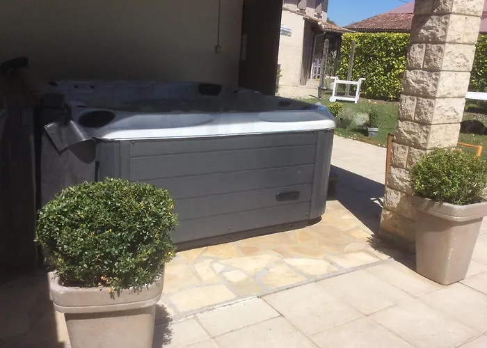 Couette-café Le Grillage A Poules Châteaubernard