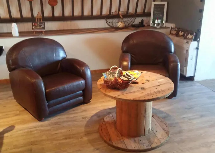 Le Grillage A Poules Couette-café Châteaubernard