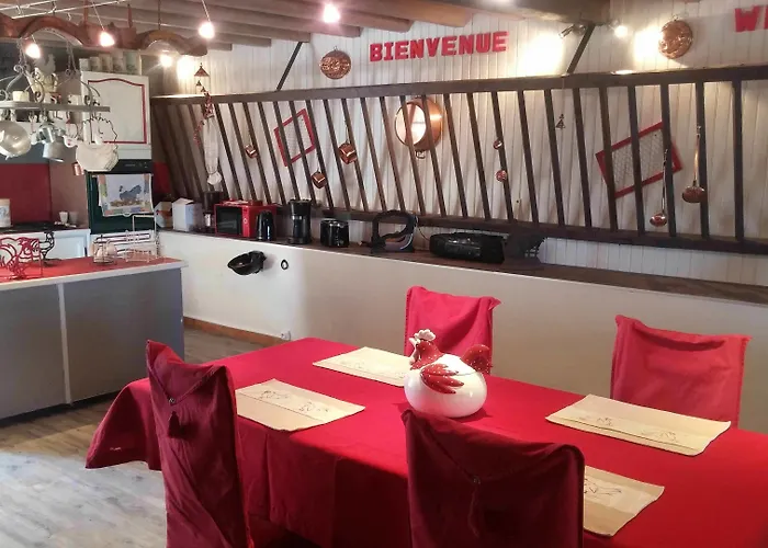 Le Grillage A Poules Couette-café *