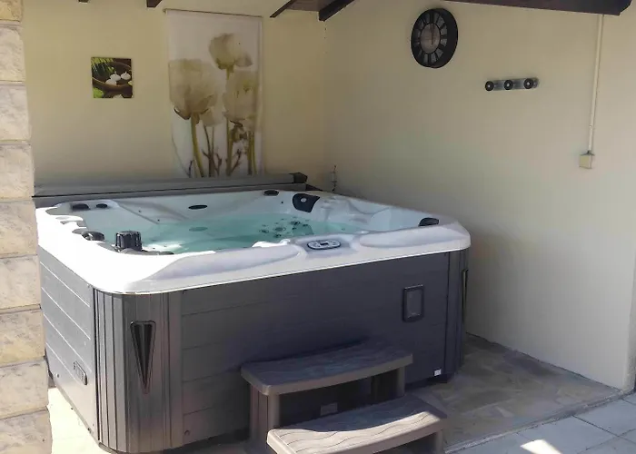 Couette-café Le Grillage A Poules Châteaubernard